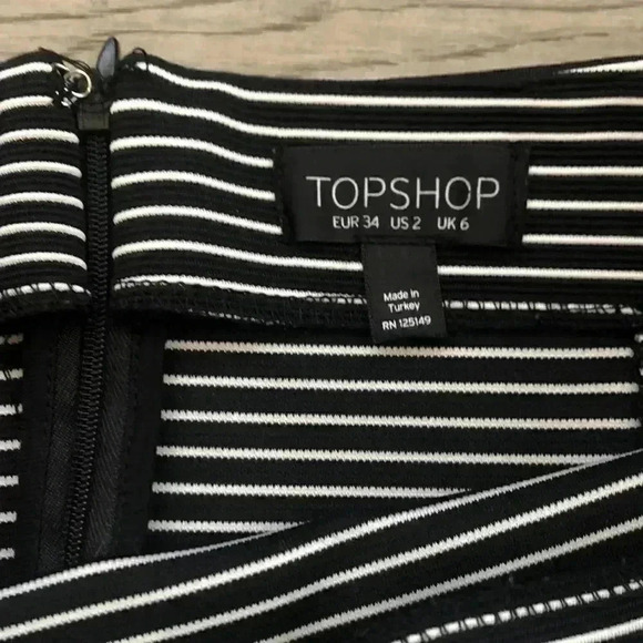 🌸4/$30🌸topshop | Black and white striped mini skirt - Picture 4 of 6